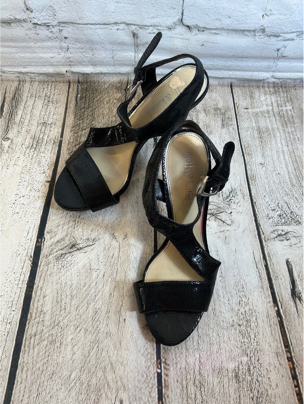 KELLY & KATIE Women’s Black Textured High Heel Sandals / Size: 7.5